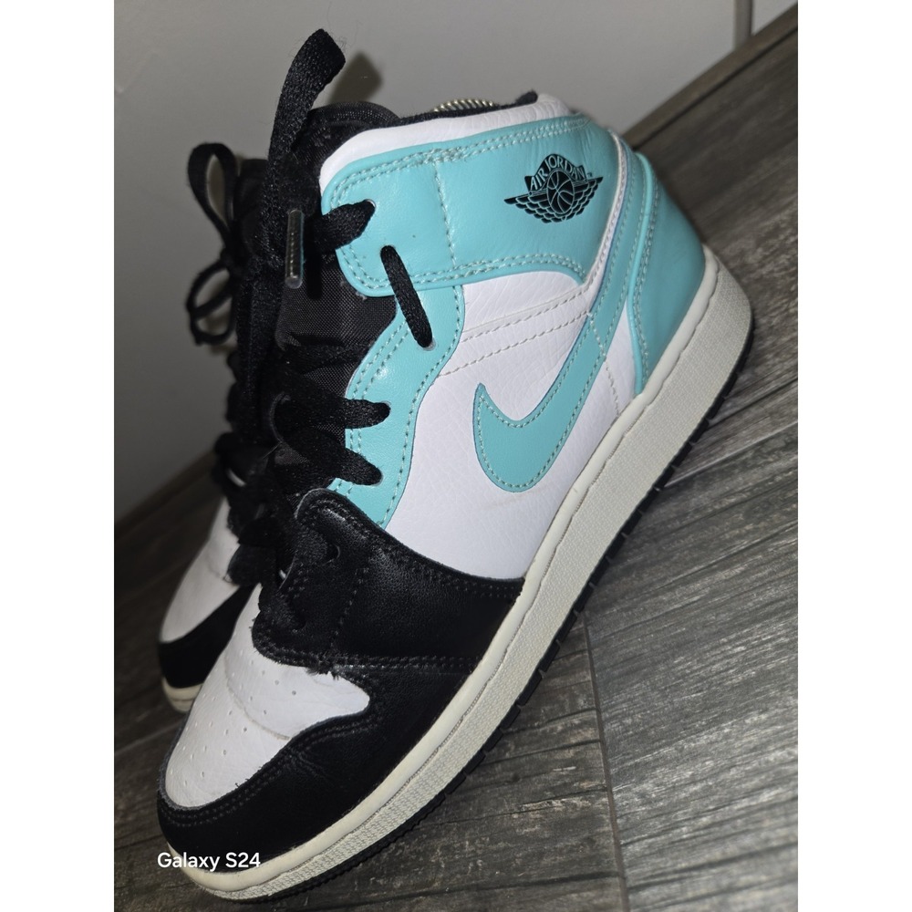 Nike Air Jordan 1 Mid Igloo Tropical Twist 554724-132 YOUTH SIZE 6.5/Women's 8